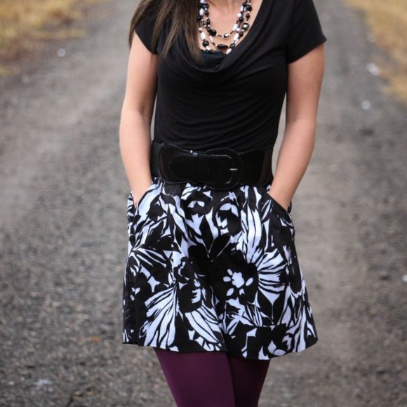 Black and White Floral Mini Skirt - Picture 2 of 7